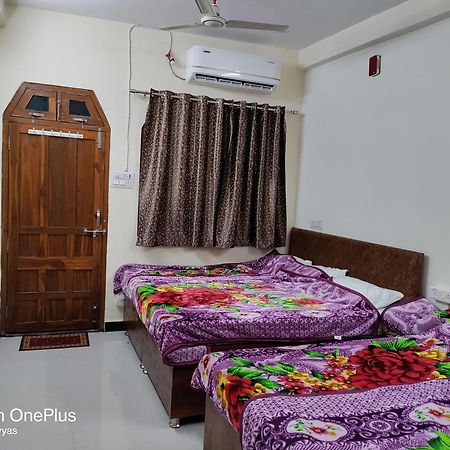 Hotel Maruti Palace Ujjain Bagian luar foto