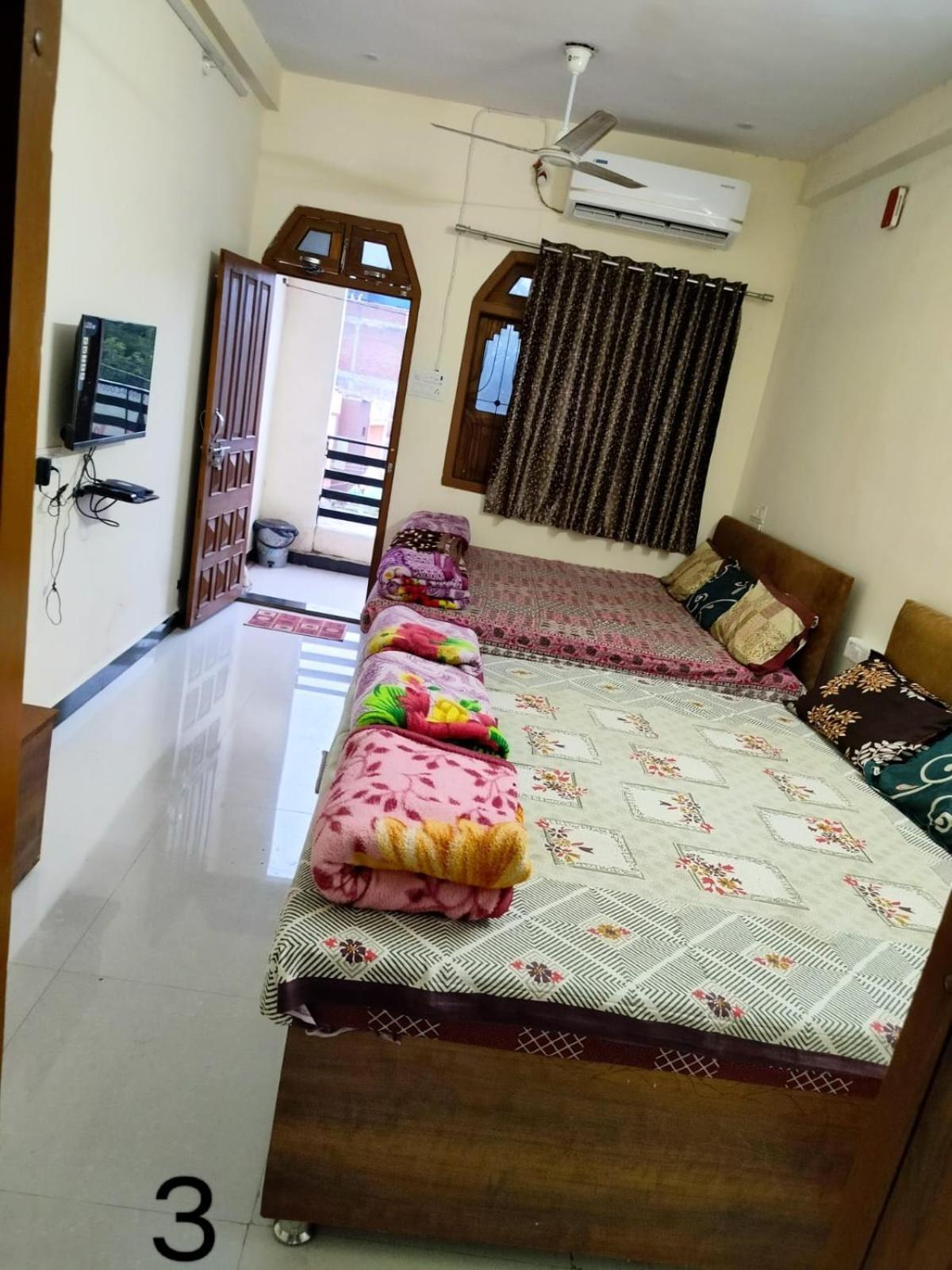 Hotel Maruti Palace Ujjain Bagian luar foto
